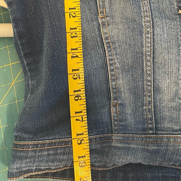 Kensie Jeans jacket-size medium. - Picture 4 of 7